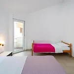 Apartamento 1 Bedroom Beautiful In