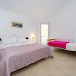 1 Bedroom Beautiful In *