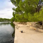 1 Bedroom Beautiful In *
