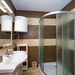 1 Bedroom Beautiful In