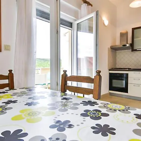 Apartment 1 Bedroom Beautiful In