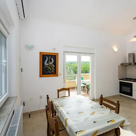 1 Bedroom Cozy In Apartamento *