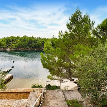Apartment 1 Bedroom Beautiful In