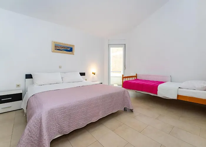 1 Bedroom Cozy In *