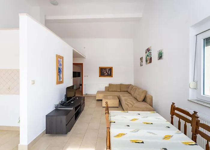 1 Bedroom Cozy In