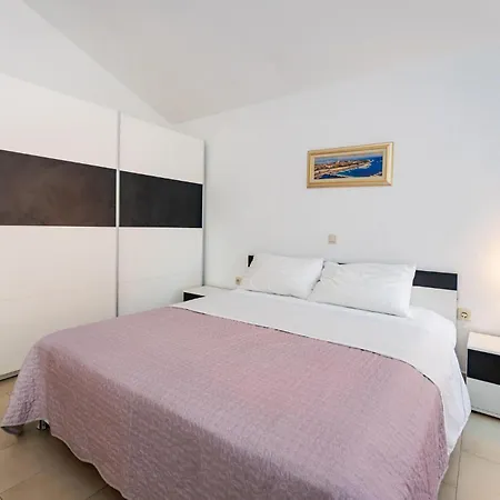 1 Bedroom Cozy In Kruševo