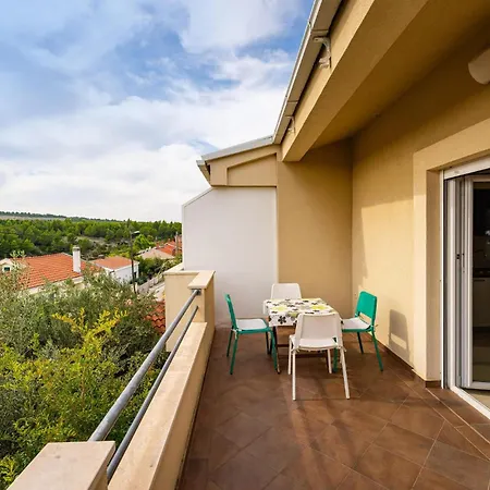 1 Bedroom Cozy In Appartement